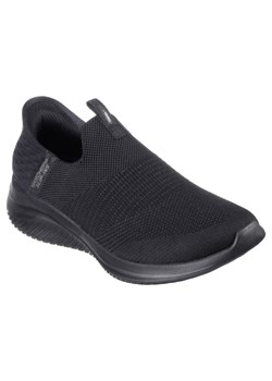 Buty Skechers Slip-Ins Ultra Flex 3.0 - Cozy Streak 149708-BBK czarne ze sklepu ButyModne.pl w kategorii Buty sportowe damskie - zdjęcie 180418124
