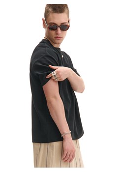 Cropp - Czarna koszulka comfort - czarny ze sklepu Cropp w kategorii T-shirty męskie - zdjęcie 180429921