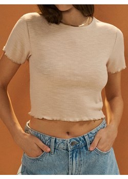 Sinsay - Prążkowany crop top - beżowy ze sklepu Sinsay w kategorii Bluzki damskie - zdjęcie 180437790