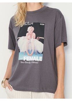 Sinsay - Koszulka oversize Marylin Monroe - szary ze sklepu Sinsay w kategorii Bluzki damskie - zdjęcie 180437804