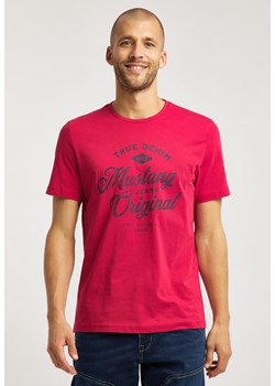 MĘSKI T-SHIRT MUSTANG ALEX C PRINT TANGO RED 1009039 7202 ze sklepu YouNeedit.pl w kategorii T-shirty męskie - zdjęcie 180441270