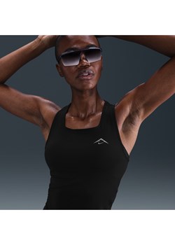 Damska koszulka bez rękawów do biegania Dri-FIT Nike Trail - Czerń ze sklepu Nike poland w kategorii Bluzki damskie - zdjęcie 180449902