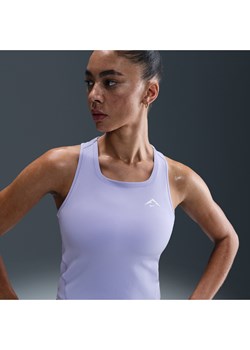 Damska koszulka bez rękawów do biegania Dri-FIT Nike Trail - Fiolet - id: 41173245854new - marki Nike - 180449942 Damska koszulka bez rękawów do biegania Dri-FIT Nike Trail - Fiolet ze sklepu Nike poland w kategorii Bluzki damskie - zdjęcie 180449942