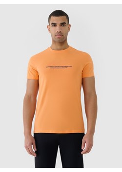 Męski t-shirt z nadrukiem 4F 4FWSS25TTSHM2004 - pomarańczowy ze sklepu Sportstylestory.com w kategorii T-shirty męskie - zdjęcie 180461502