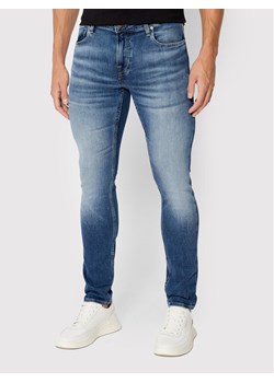 Guess Jeansy Chris M2YA27 D4Q42 Granatowy Super Skinny Fit ze sklepu MODIVO w kategorii Jeansy męskie - zdjęcie 181032643