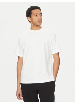 Vans T-Shirt Premium VN000P54 Biały Loose Fit - id: 0000305222510 - marki Vans - 181033310 Vans T-Shirt Premium VN000P54 Biały Loose Fit ze sklepu MODIVO w kategorii T-shirty męskie - zdjęcie 181033310