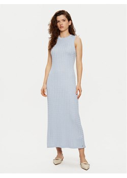 Tommy Hilfiger Sukienka dzianinowa WW0WW43999 Niebieski Slim Fit ze sklepu MODIVO w kategorii Sukienki - zdjęcie 181033482