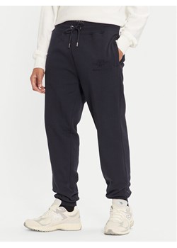 Gant Spodnie dresowe Tonal Shield 2039023 Granatowy Regular Fit ze sklepu MODIVO w kategorii Spodnie męskie - zdjęcie 181034134