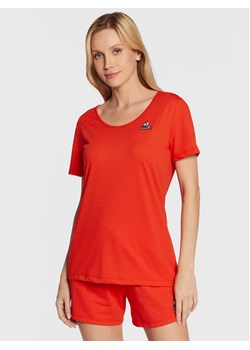 Le Coq Sportif T-Shirt 2220324 Czerwony Regular Fit ze sklepu MODIVO w kategorii Bluzki damskie - zdjęcie 181034430