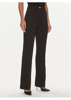 Guess Spodnie materiałowe W4RB30 WFWX2 Czarny Slim Fit ze sklepu MODIVO w kategorii Spodnie damskie - zdjęcie 181034464