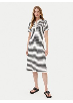 Gant Sukienka dzianinowa 4502085 Biały Slim Fit ze sklepu MODIVO w kategorii Sukienki - zdjęcie 181035171