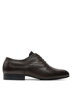 Calvin Klein Półbuty HM0HM01690 Brązowy ze sklepu MODIVO w kategorii Buty eleganckie męskie - zdjęcie 181035221