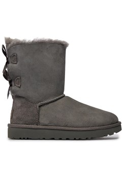 Ugg Śniegowce W Bailey Bow II 1016225 Szary ze sklepu MODIVO w kategorii Śniegowce damskie - zdjęcie 181035740