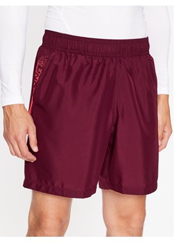 Under Armour Szorty sportowe Ua Woven Graphic Shorts 1370388 Bordowy Loose Fit ze sklepu MODIVO w kategorii Spodenki męskie - zdjęcie 181035931