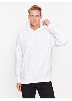 Hugo Bluza Dokras 50496651 Biały Relaxed Fit ze sklepu MODIVO w kategorii Bluzy męskie - zdjęcie 181035964