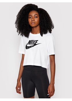 Nike T-Shirt Sportswear Essential BV6175 Biały Loose Fit - id: 0000208681049 - marki Nike - 181036000 Nike T-Shirt Sportswear Essential BV6175 Biały Loose Fit ze sklepu MODIVO w kategorii Bluzki damskie - zdjęcie 181036000