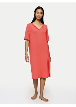 Triumph Koszula nocna Timeless Sensuality 10222628 Koralowy Relaxed Fit ze sklepu MODIVO w kategorii Koszule nocne - zdjęcie 181036602