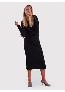Pieces Sukienka codzienna Kylie 17126214 Czarny Slim Fit ze sklepu MODIVO w kategorii Sukienki - zdjęcie 181036823