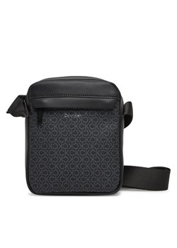 Calvin Klein Saszetka Ck Must Reporter S Mono K50K512909 Czarny ze sklepu MODIVO w kategorii Torby męskie - zdjęcie 181036870