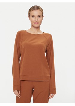 Calvin Klein Underwear Koszulka piżamowa 000QS7003E Brązowy Regular Fit ze sklepu MODIVO w kategorii Piżamy damskie - zdjęcie 181037250