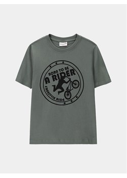 Coccodrillo T-Shirt WC4143215VBA Zielony Regular Fit ze sklepu MODIVO w kategorii T-shirty chłopięce - zdjęcie 181037314