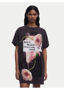 Desigual Sukienka codzienna Berlin 25SWVK20 Szary Regular Fit ze sklepu MODIVO w kategorii Sukienki - zdjęcie 181037582