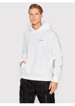 Calvin Klein Bluza Micro Logo K10K109927 Biały Regular Fit ze sklepu MODIVO w kategorii Bluzy męskie - zdjęcie 181037651