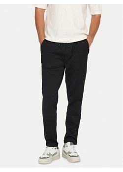 Only & Sons Spodnie materiałowe Linus 22029924 Czarny Tapered Fit ze sklepu MODIVO w kategorii Spodnie męskie - zdjęcie 181038023