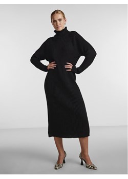 YAS Sukienka dzianinowa Mavi 26028660 Czarny Relaxed Fit ze sklepu MODIVO w kategorii Sukienki - zdjęcie 181038260