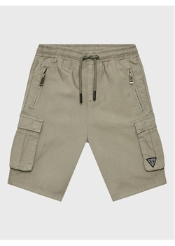 Guess Szorty materiałowe L2RD01 D3XN0 Khaki Regular Fit ze sklepu MODIVO w kategorii Spodenki chłopięce - zdjęcie 181038274