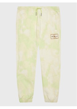 Calvin Klein Jeans Spodnie dresowe Sun Bleached IU0IU00375 Kolorowy Regular Fit ze sklepu MODIVO w kategorii Spodnie dziewczęce - zdjęcie 181038404