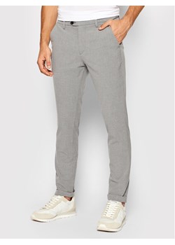 Jack&Jones Chinosy Marco 12169491 Szary Slim Fit ze sklepu MODIVO w kategorii Spodnie męskie - zdjęcie 181039213