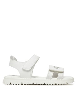 Calvin Klein Jeans Sandały V1A2-82039-1013X S Biały ze sklepu MODIVO w kategorii Sandały dziecięce - zdjęcie 181039262