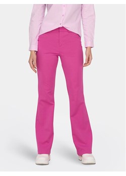 ONLY Spodnie materiałowe Peach 15298660 Różowy Flared Fit ze sklepu MODIVO w kategorii Spodnie damskie - zdjęcie 181039384