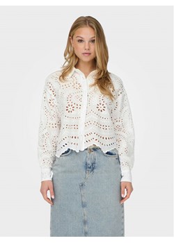 ONLY Koszula Bobby 15314566 Biały Cropped Fit ze sklepu MODIVO w kategorii Koszule damskie - zdjęcie 181039501