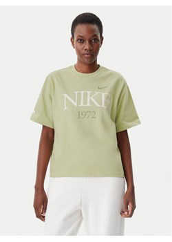 Nike T-Shirt FQ6600 Zielony Loose Fit - id: 0000305365378 - marki Nike - 181039902 Nike T-Shirt FQ6600 Zielony Loose Fit ze sklepu MODIVO w kategorii Bluzki damskie - zdjęcie 181039902