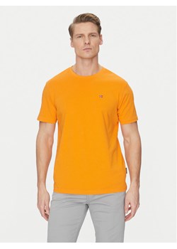Napapijri T-Shirt Salis NP0A4H8D Pomarańczowy Regular Fit ze sklepu MODIVO w kategorii T-shirty męskie - zdjęcie 181040214