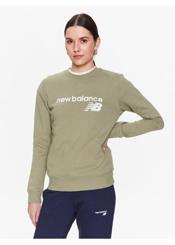 New Balance Bluza Classic Core WT03811 Zielony Relaxed Fit ze sklepu MODIVO w kategorii Bluzy damskie - zdjęcie 181040244