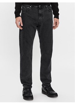 Calvin Klein Jeans Jeansy Dad J30J324297 Czarny Straight Fit ze sklepu MODIVO w kategorii Jeansy męskie - zdjęcie 181040362