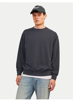 Jack&Jones Bluza Charge 12257853 Granatowy Loose Fit ze sklepu MODIVO w kategorii Bluzy męskie - zdjęcie 181040543