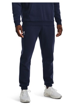 Under Armour Spodnie dresowe UA Essential Fleece Jogger 1373882 Granatowy Regular Fit ze sklepu MODIVO w kategorii Spodnie męskie - zdjęcie 181040904