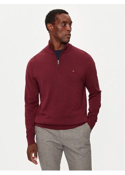 Tommy Hilfiger Sweter Essential MW0MW37331 Bordowy Regular Fit ze sklepu MODIVO w kategorii Swetry męskie - zdjęcie 181041021
