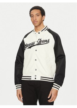 Guess Jeans Kurtka bomber M5GL32 WHAA2 Beżowy Regular Fit ze sklepu MODIVO w kategorii Kurtki męskie - zdjęcie 181041972