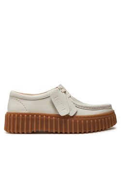 Clarks Półbuty Torhill Bee 26172085 Écru ze sklepu MODIVO w kategorii Mokasyny damskie - zdjęcie 181041993