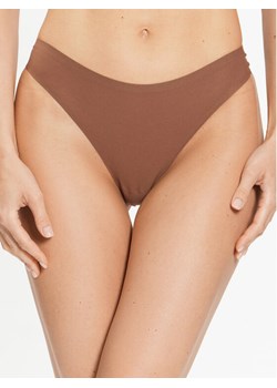 Chantelle Stringi Soft Stretch C26490 Brązowy ze sklepu MODIVO w kategorii Majtki damskie - zdjęcie 181042680