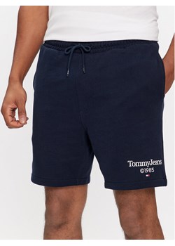 Tommy Jeans Szorty sportowe Tjm Entry Graphic DM0DM19153 Granatowy Regular Fit ze sklepu MODIVO w kategorii Spodenki męskie - zdjęcie 181042791