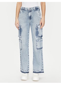 Guess Jeansy W5RA97 D5LG1 Niebieski Regular Fit ze sklepu MODIVO w kategorii Jeansy damskie - zdjęcie 181043231