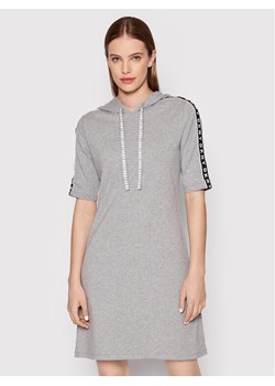 DKNY Sukienka codzienna DD2AN706 Szary Regular Fit ze sklepu MODIVO w kategorii Sukienki - zdjęcie 181043652
