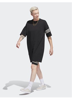 adidas Sukienka codzienna adicolor Neuclassics IB7309 Czarny Loose Fit ze sklepu MODIVO w kategorii Sukienki - zdjęcie 181044474