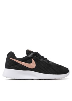 Nike Sneakersy Tanjun DJ6257 001 Czarny ze sklepu MODIVO w kategorii Buty sportowe damskie - zdjęcie 181044624